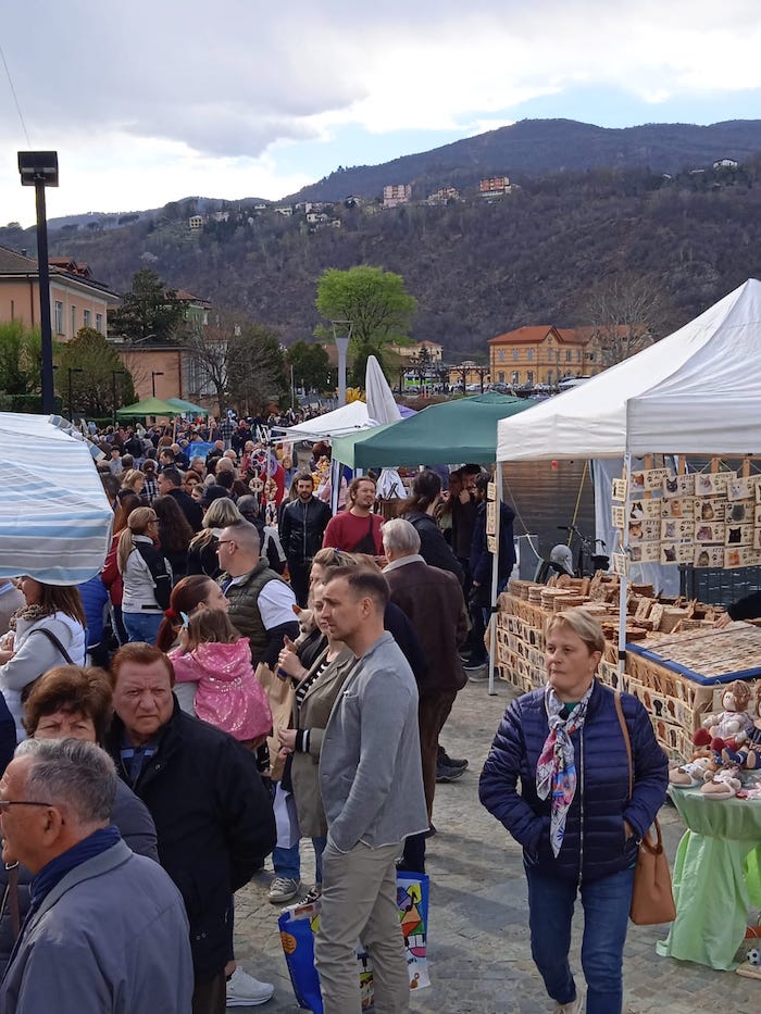 A Porto Ceresio Sboccia La Primavera Grande Successo Per La Festa Dei