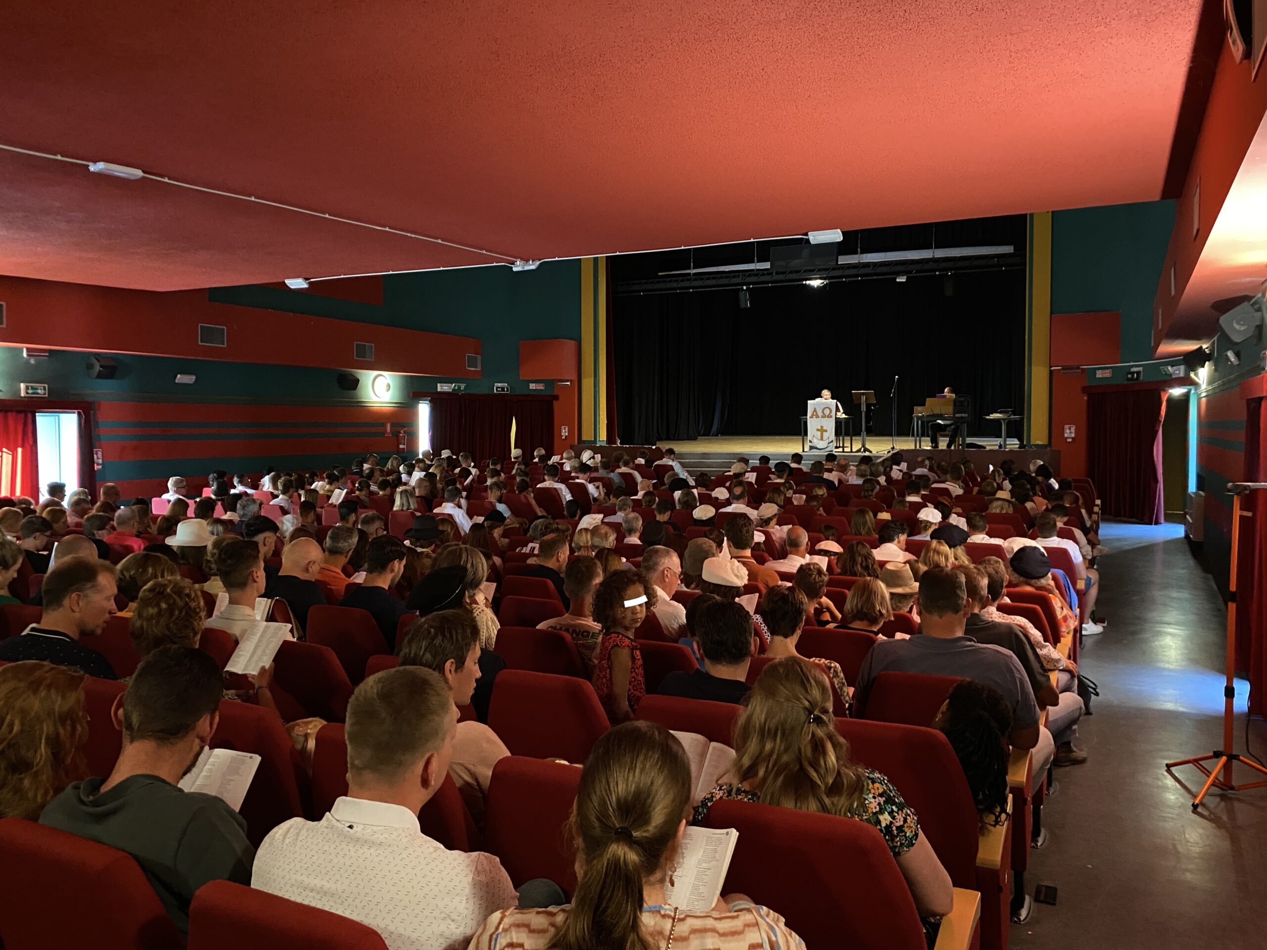 Luino Turismo Fede E Ospitalit Olandesi Al Teatro Sociale