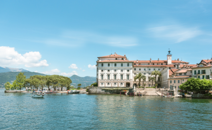 Stresa, parata di stelle sul Lago Maggiore per la sfilata di Louis Vuitton  sull'Isola Bella - La Stampa